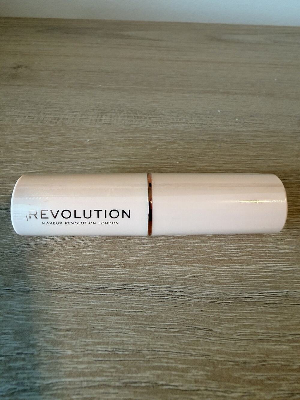 Makeup Revolution Foundation Stick F2 Full Coverage Cream New Sealed